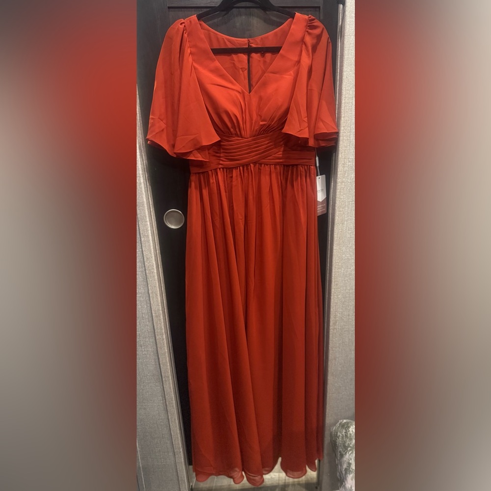 Elegant Red v-Neck Dress